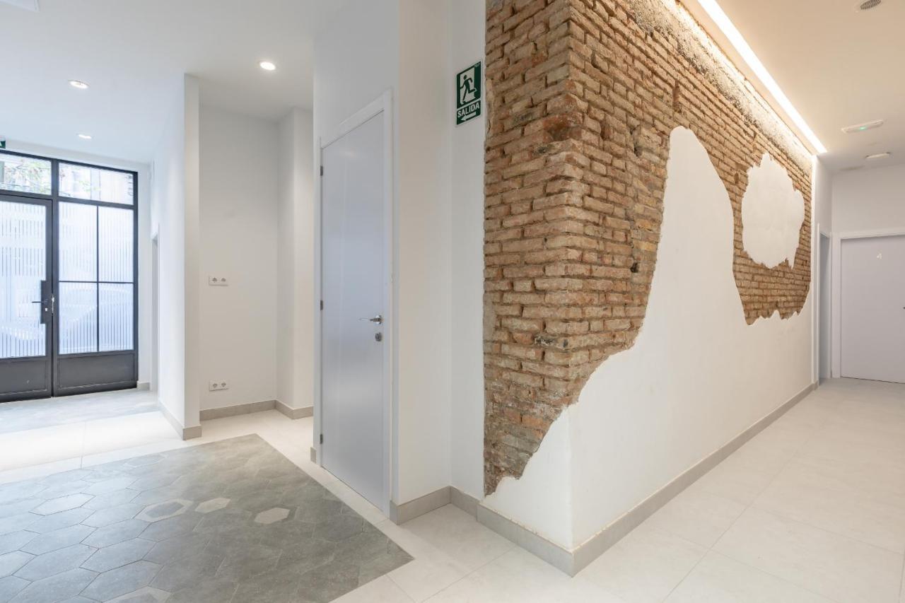 Comfortable Room Close To City Centre Valencia Exterior photo