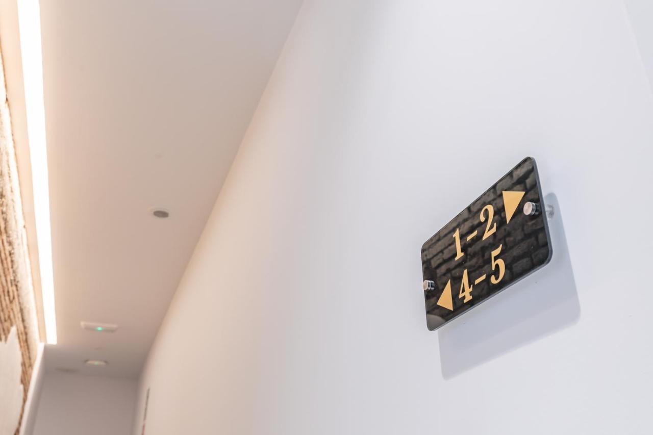 Comfortable Room Close To City Centre Valencia Exterior photo